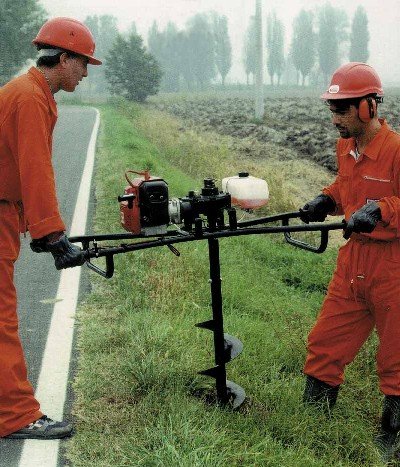 Auger power head with speed inverter